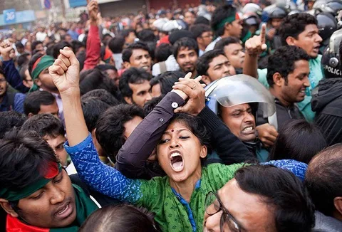Bangladeş protestoları bastırmak için mobil haberleşme uygulamalarını engelledi