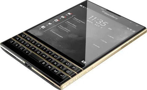 BlackBerry’den cesur hamle: siyah ve altın rengi, özel üretim BlackBerry Passport