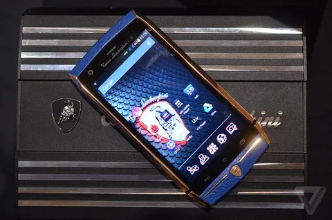 Lamborghini’den 6 bin dolarlık akıllı telefon