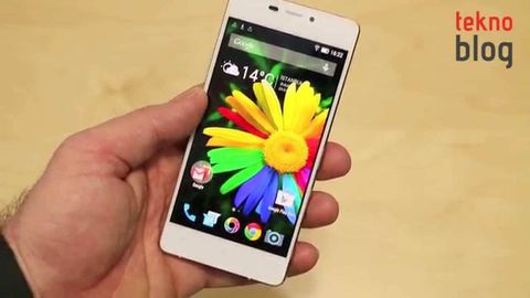 Video: General Mobile Discovery Air kutusundan çıkıyor