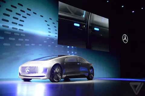 Mercedes F 015 geleceğin sürücüsüz otomobillerinin neye benzeyeceğini ortaya koyuyor