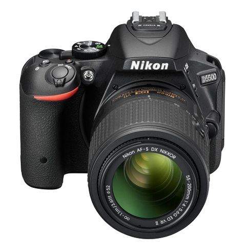 Nikon dokunmatik ekranlı ilk DSLR kamerası D5500’ü duyurdu
