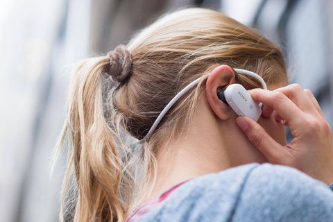 Sony Smart B-Trainer egzersiz rutinini kulaklıklara taşıyor