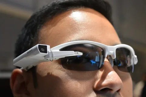 Sony SmartEyeGlass Attach! ile Google Glass’ın karşısına çıkıyor