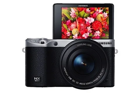 Samsung’un 4K video kayıt yetenekli, stil sahibi kompakt makinesi NX500 tanıtıldı