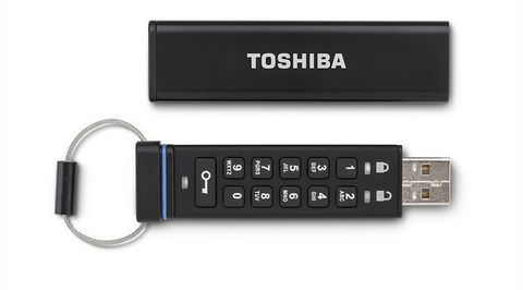 Toshiba Şifrelenmiş USB Flaş Sürücü ile hırsızlığa karşı donanım tabanlı çözüm sunuyor