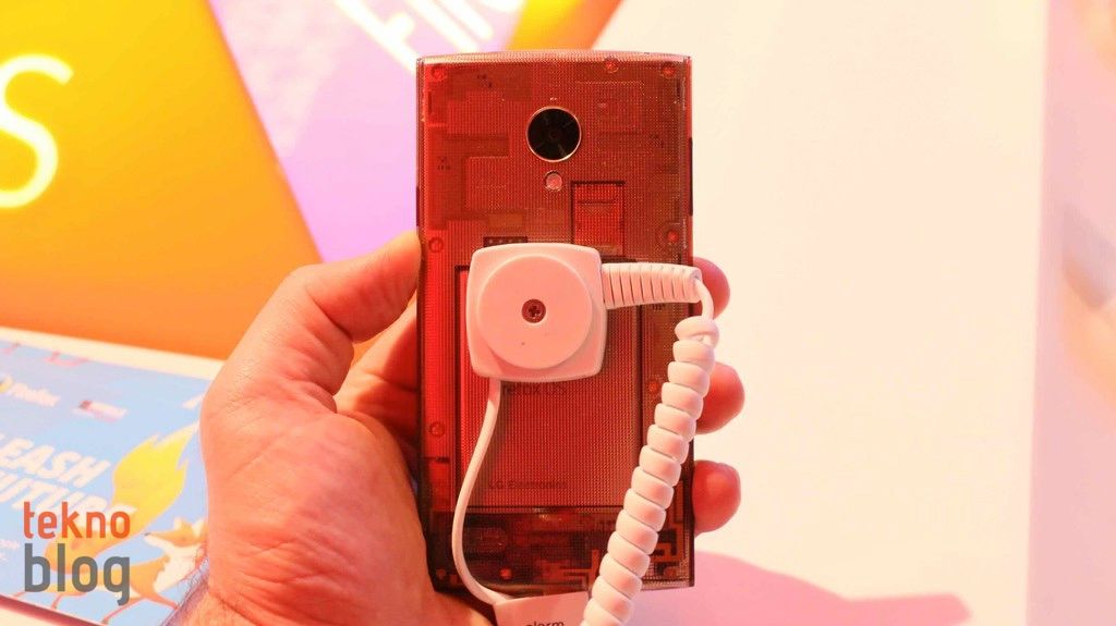 Firefox Fx0 Ön İnceleme: En üstün donanımlı Firefox telefonu