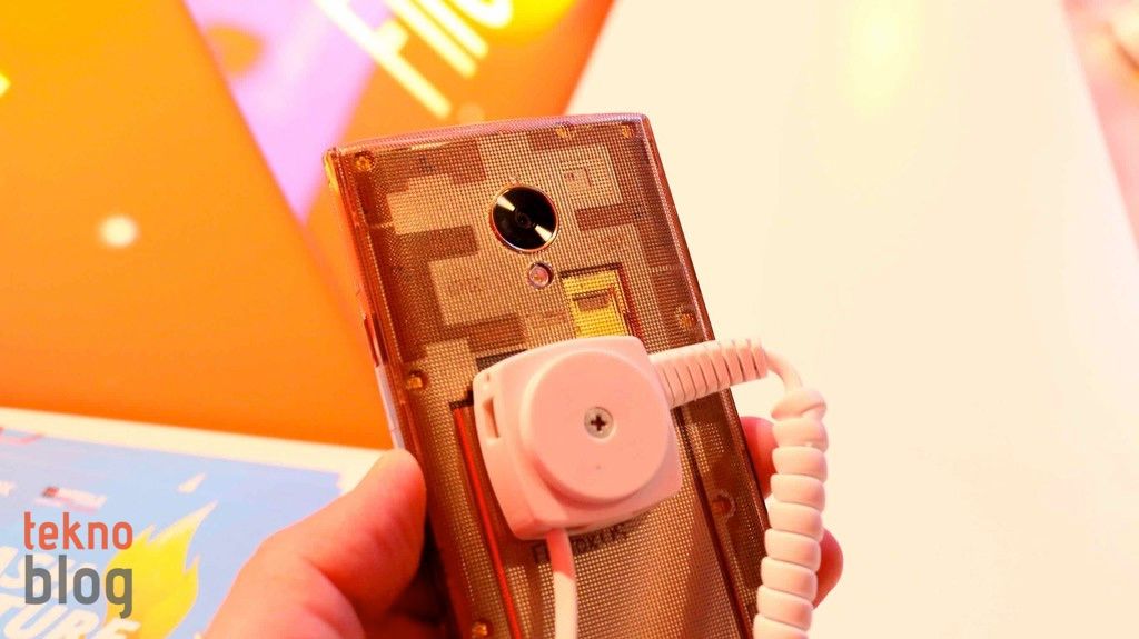 Firefox Fx0 Ön İnceleme: En üstün donanımlı Firefox telefonu