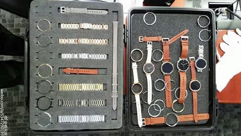 Lenovo CEO’su akıllı saat parçalarıyla dolu çantayı gözler önüne çıkardı