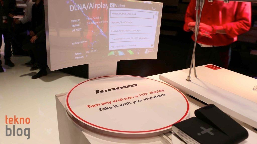 Lenovo Cep Projektörü ile akıllı telefon veya tabletinizi duvara yansıtın (Hızlı Bakış)