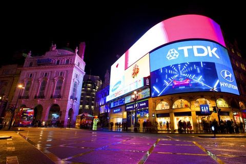 TDK Piccadilly Circus’un simgeleşmiş reklam panosundaki yerini terketti