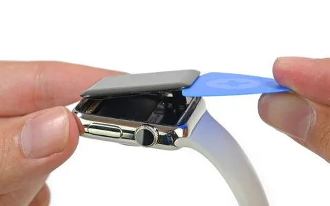 Apple Watch parçalarına ayrıldı, kandaki oksijen miktarını ölçebileceği ortaya çıktı