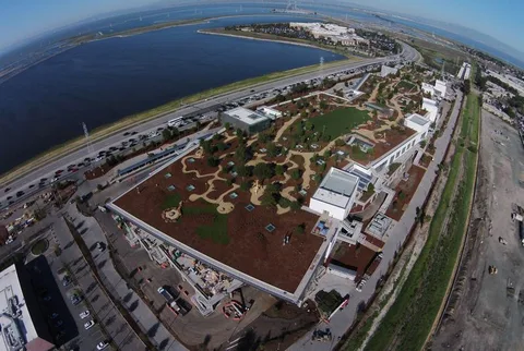 Facebook Frank Gehry tarafından tasarlanan iki ofis binası daha inşa edecek