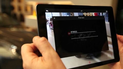 Ferrari’nin yeni uygulaması 800 bin TL’lik spor arabayı sanal olarak parçalarına ayırmayı sağlıyor