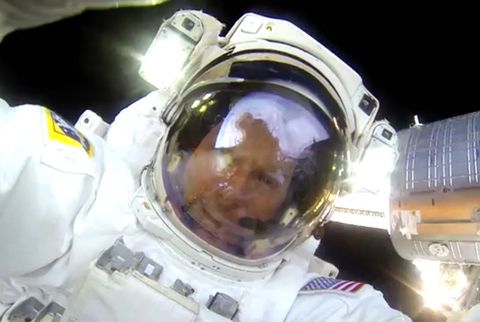 Video: NASA’nın uzay yürüyüşleri GoPro kamerayla kaydedildi