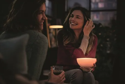 Philips’in taşınabilir ışık kaynağı Hue Go her ortama uygun şekilde aydınlatıyor
