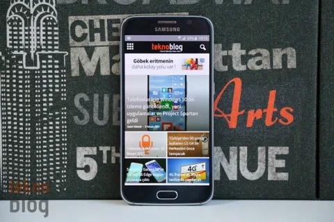 Google mobil uyumlu web sitelerini arama sonuçlarında ön plana çıkarmaya başladı
