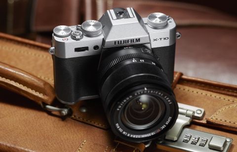 Fujifilm değiştirilebilir lensli X-T10’u tanıttı