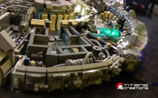millennium-falcon-lego-130515-3