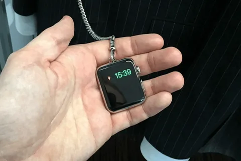 Tom Ford Apple Watch’u cep saatine dönüştürdü