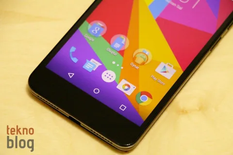 Android telefonlar daha az ön yüklü uygulamayla birlikte gelecek