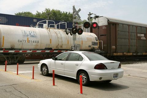 Google Haritalar sürücüleri hemzemin geçitlere yaklaştıklarında uyaracak