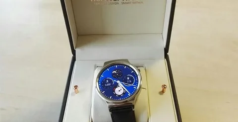 Huawei Watch Android saatin şık kutusu ortaya çıktı