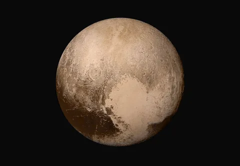 New Horizons’ın bütün Plüton verilerini göndermesi bir yıl sürecek
