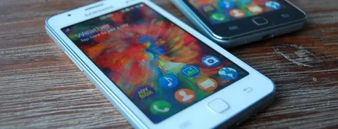 Samsung 5 inç HD Super AMOLED ekranlı Tizen telefonu Z3 üstünde çalışıyor