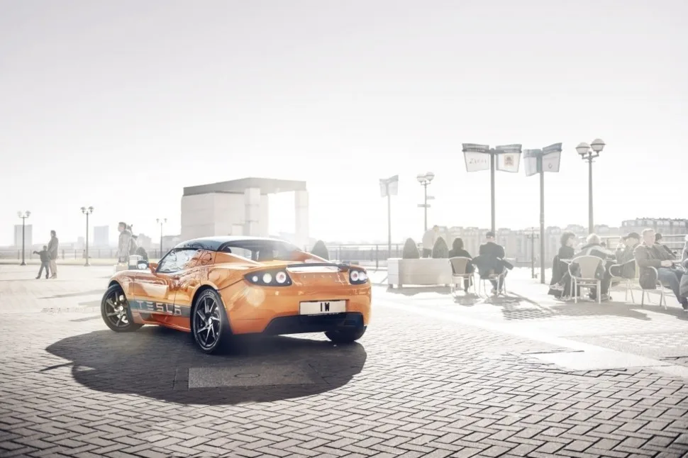 tesla-roadster-200715
