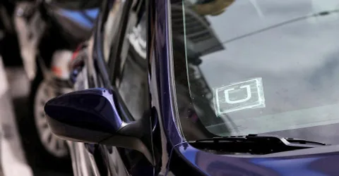 Uber sürücüsü çağrısını iptal eden yolcuyu gırtlağını kesmekle tehdit etti