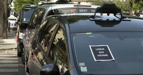 Avrupa Birliği üyelerinden Uber ve Airbnb gibi şirketlere karşı daha sıcak davranmalarını istiyor