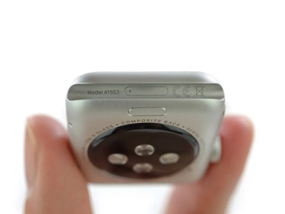 Apple Watch’un gizli portuna bağlanan akıllı bantlar 2016’da çıkabilir