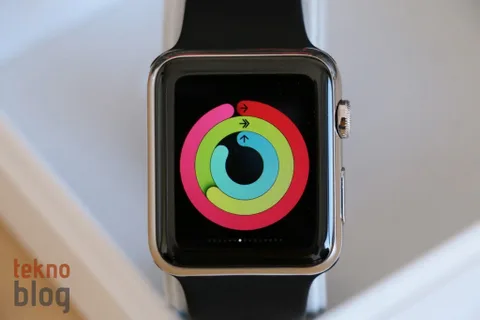 Apple’dan Apple Watch sahiplerine yeni yıl için özel aktivite görevi