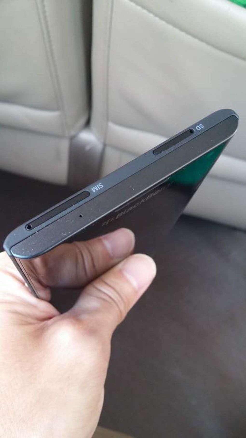 BlackBerry’nin kızaklı Android telefonu Venice’in fotoğrafları ortaya çıktı