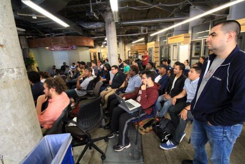 Apple stajyer alımlarında çeşitliliği artırmak için Code2040 ile işbirliğine gidiyor