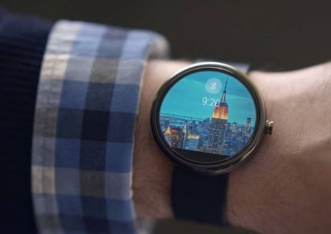 Fossil Android Wear akıllı saatini tanıttı