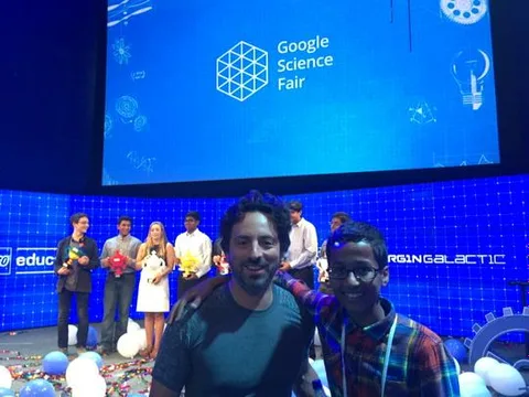 Ahmed Mohamed Google Bilim Fuarı’nda Sergey Brin ile bir araya geldi