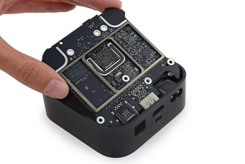 Yeni Apple TV parçalarına ayrıldı, kolaylıkla tamir edilebiliyor
