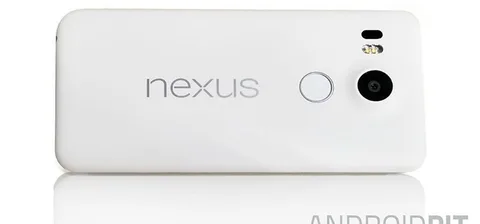 2015 model LG Nexus 5 sızıntısı arka paneldeki parmak izi tarayıcısını net biçimde gösteriyor