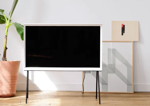 Samsung Serif TV farklı görünümlü bir televizyon