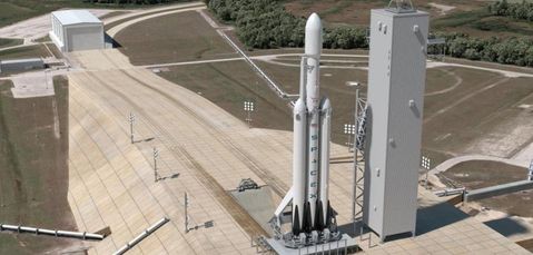 SpaceX’in Falcon Heavy roketi 2016’nın ilkbaharında uzaya fırlatılacak
