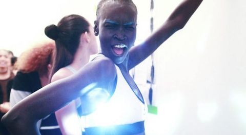 Intel’in Curie teknolojisi spor sütyeninin havalandırma kanallarını çalıştırıyor