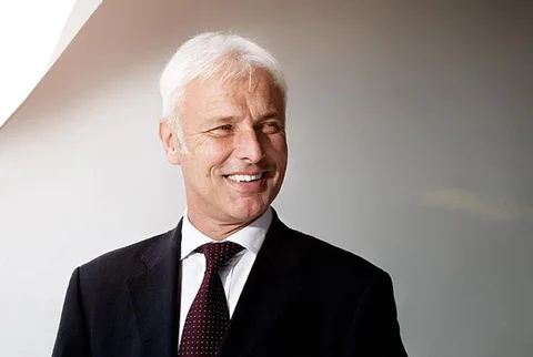 Emisyon skandalıyla uğraşan Volkswagen’in yeni CEO’su Matthias Müller