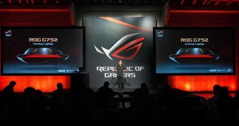 Asus Windows 10 işletim sistemli oyun bilgisayarını görücüye çıkardı