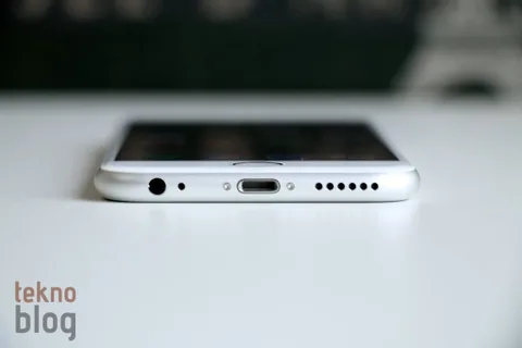 Apple’dan satın alınacak kulaklık jaklı iPhone kalmadı