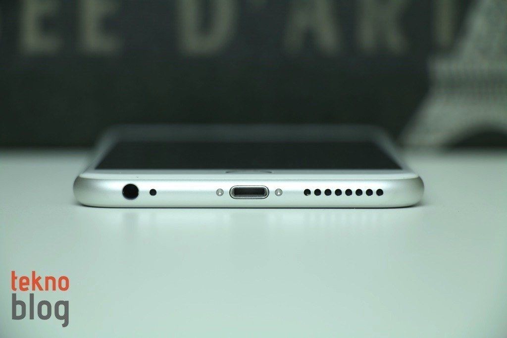 Apple Lightning
