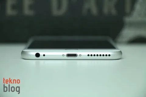 iPhone 7’de kulaklık girişi için Lightning portu kullanılabilir