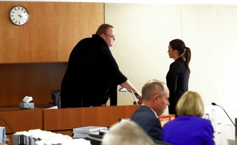 Megaupload kurucusu Kim Dotcom mahkemeye çıktı