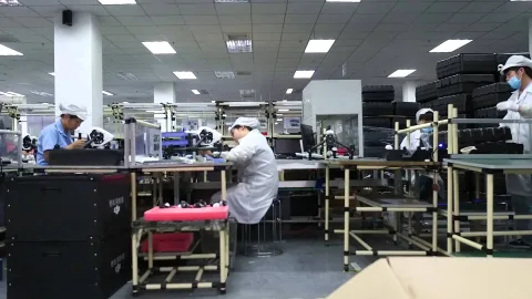 DJI drone fabrikasını sızan test görüntüleriyle keşfedin
